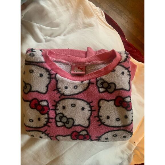 Hello Kitty Fleece Top - Picture 8 of 8